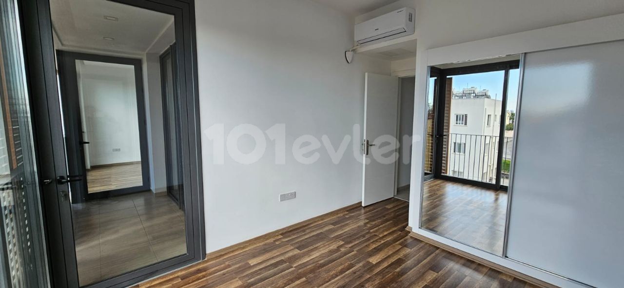 KIBRIS LEFKOŞA HAMİTKÖY'DE SATILIK 3+1 , 133 m2, SİTE İÇİNDE, KLİMALI, JENERATÖRLÜ DAİRE, 1000m2 BAHÇE,ÇOCUK PARKI, GÜVENLİK KAMERALI SİTE