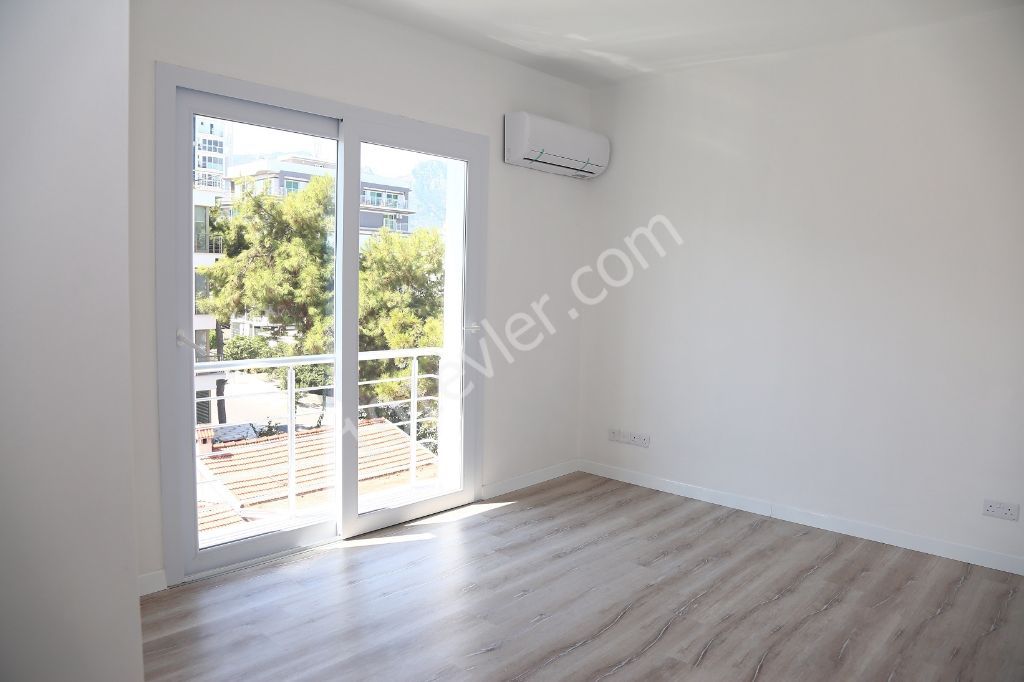 2 +1 NEW APARTMENTS FOR SALE IN THE CENTER OF KYRENIA IN THE TRNC ** 