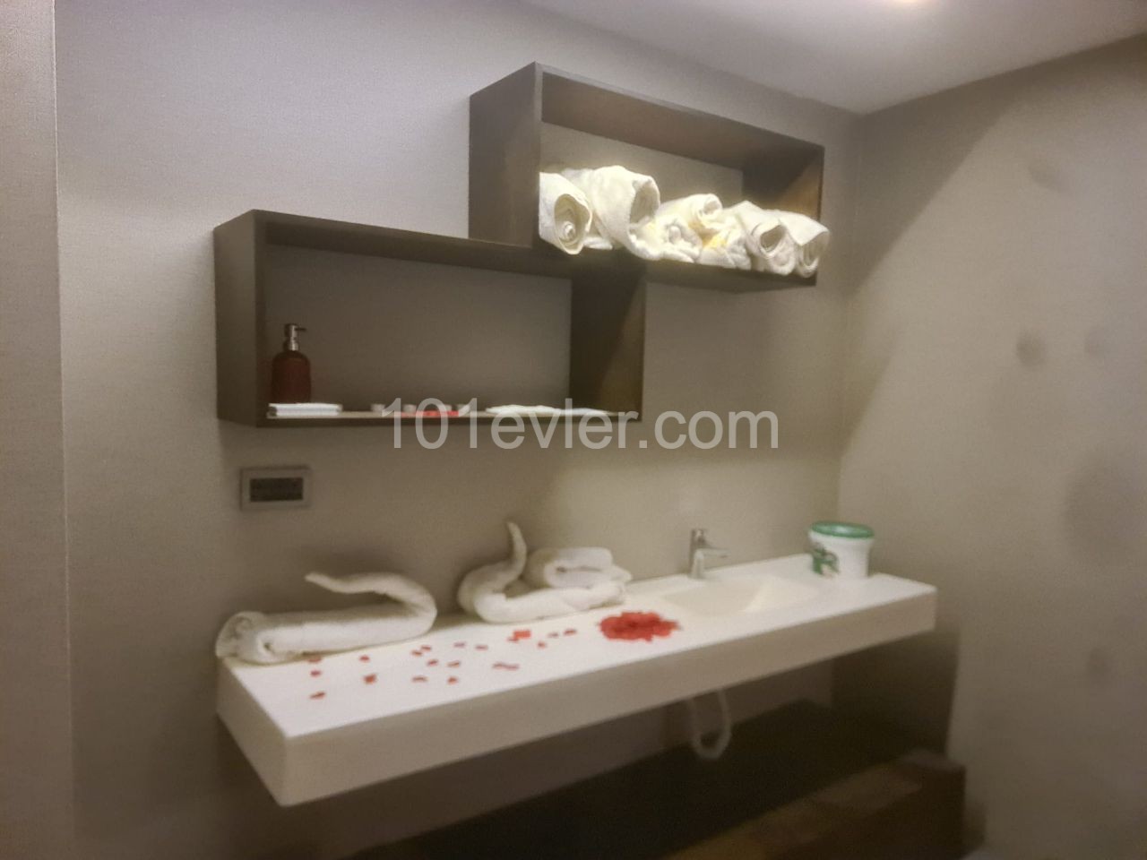 LUXURIOUS FLAT FOR RENT IN KKTC KYRENIA CENTER ** 