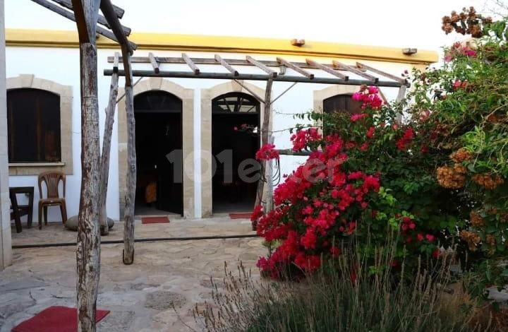 خانه ییلاقی با منظره طبیعت عالی در منطقه گردشگری اکو