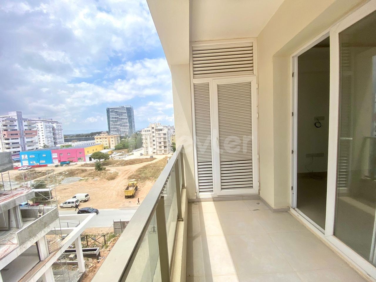 2+1 FLAT IN GOLDEN RESIDENCE FOR SALE