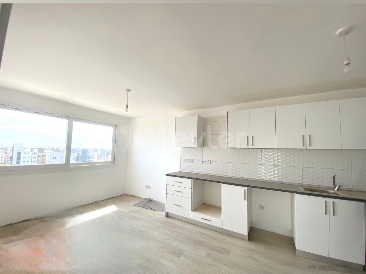 1+1 Penthouse zu verkaufen