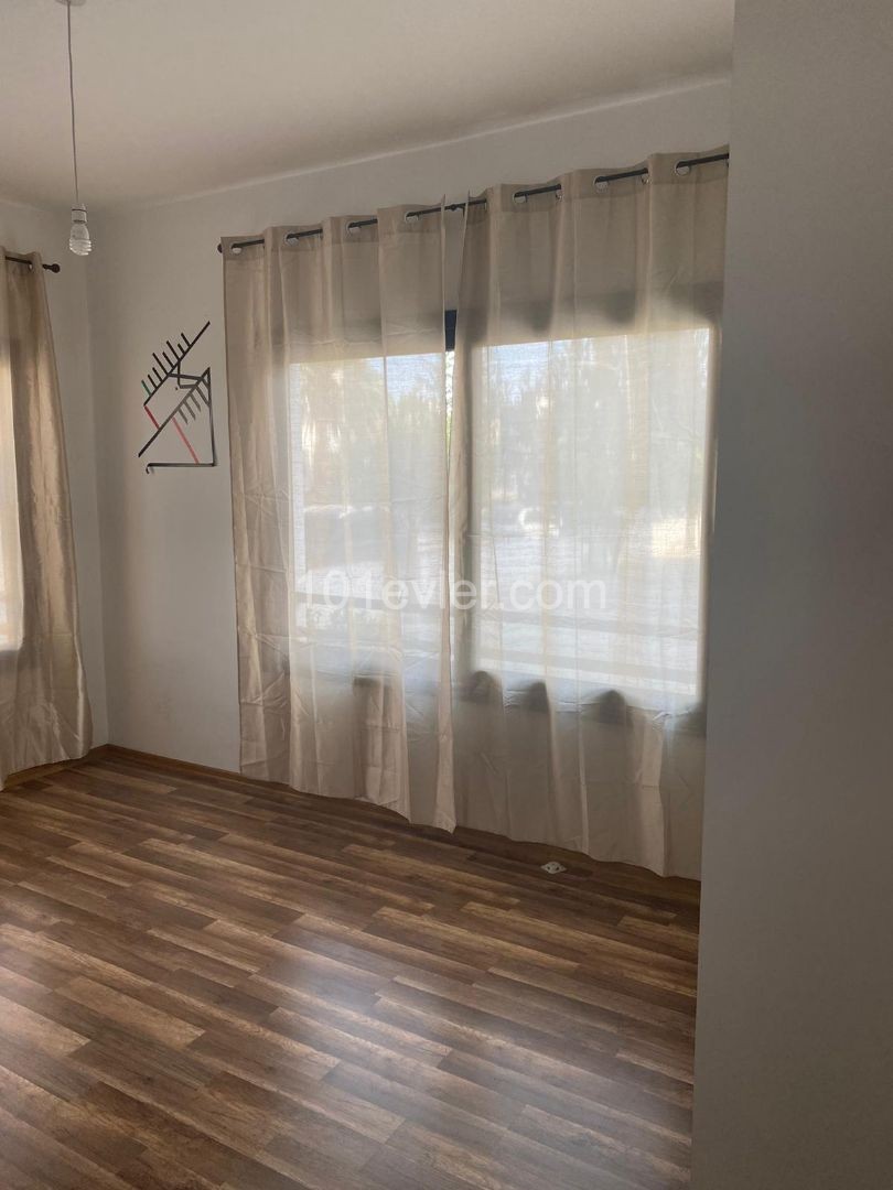 LEFKOŞA KÜÇÜK KAYMAKLI BÖLGESİNDE LEMAR MARKETARKASI  KİRALIK FULL EŞYALI 2+1 YENİ DAİRE 400 STG +6+6 ÖDMELİ 05338711922 