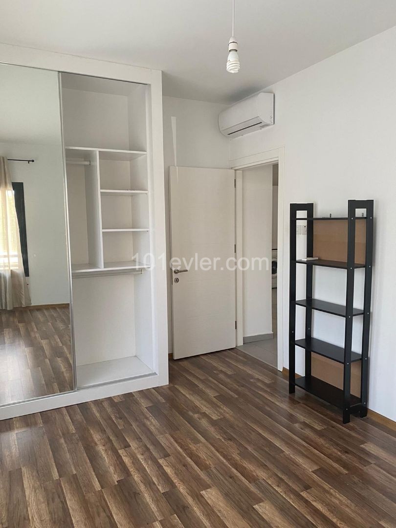 LEFKOŞA KÜÇÜK KAYMAKLI BÖLGESİNDE LEMAR MARKETARKASI  KİRALIK FULL EŞYALI 2+1 YENİ DAİRE 400 STG +6+6 ÖDMELİ 05338711922 