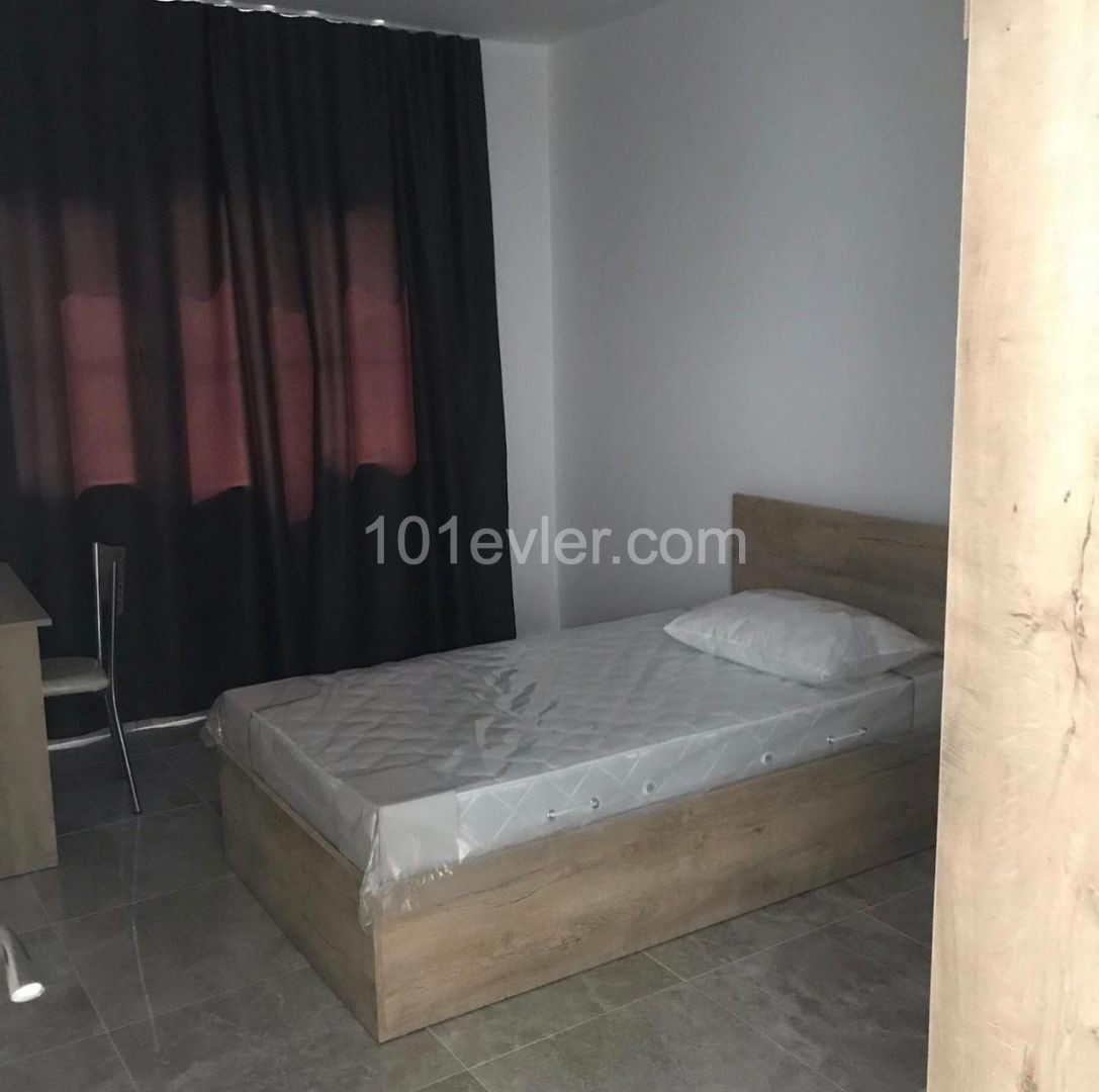 ortaköy telsim duragına 5 dk  arkası 2+1 daire   duraklara markete 5 dk 350 STG 6+6  ödemeli 05338711922  05338616118 kamsel emlak 