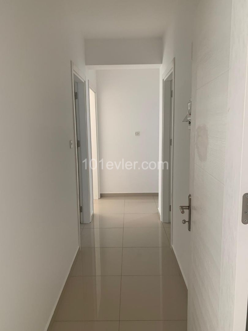 Nikosia kleine Sahne / 3+1 / 350 Dollar / voll möbliert / 6 + 6 Zahlungsmöglichkeiten / 5000 Anzahlung / kamsel Real Estate 05338616118-05338711922 ** 