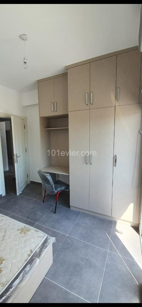 Lefkoşa da  küçük kaymaklı maça kızı arkası  / 2+1 / 400  /stg full  eşyalı / yıllık / 500 stg  depozito / kamsel emlak 05338616118 - 05338711922 