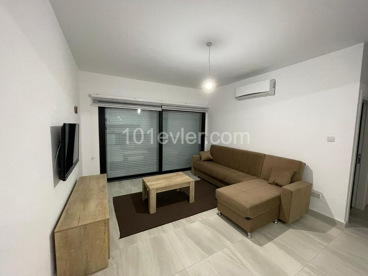 1 min zu Fuß von Nikosia kleine Kaymakli / lemar Haltestelle/ 2+1 / 350stg / 6 + 6 Zahlungsmöglichkeiten / 2 Kaution / kamsel Immobilien 05338616118-05338711922 ** 