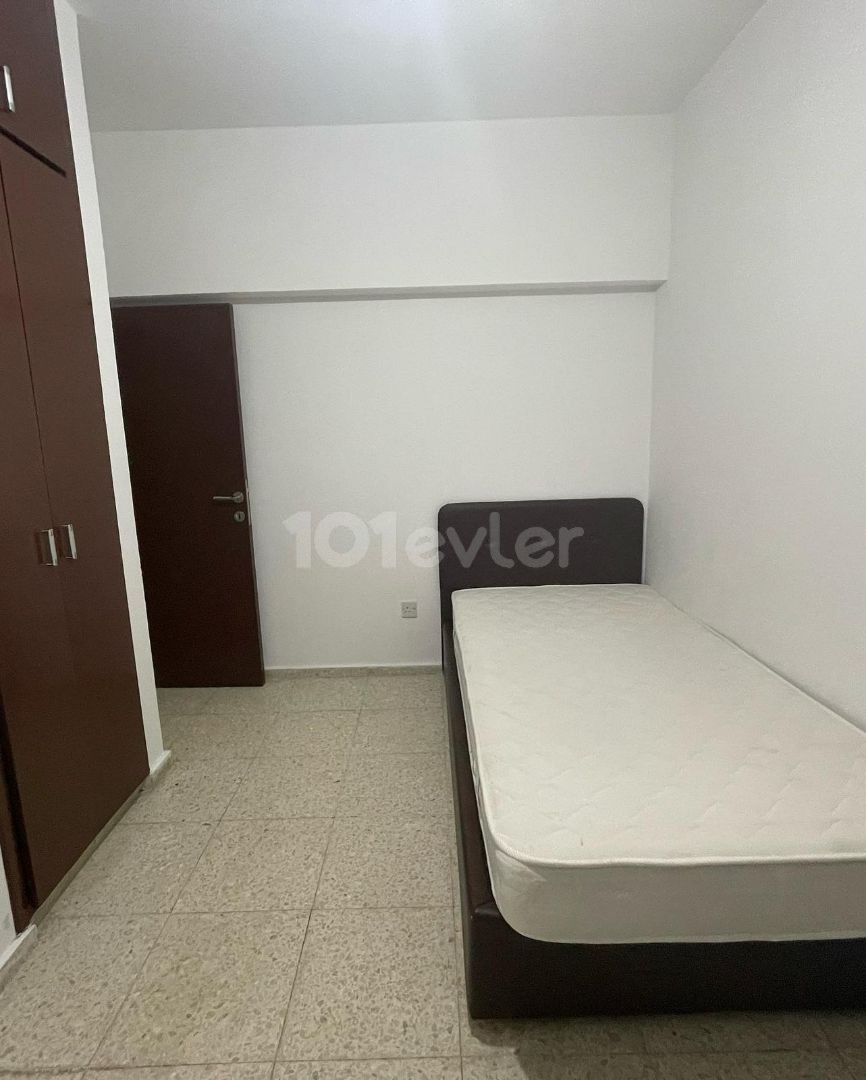 2+1 Wohnung in Kaymakli Terminal jedes Zimmer kilimali Stall Markt 1 min 5000 tl monatliche Zahlung 2 Anzahlung 1 Servicegebühr 05338711922 05338616118 kamsel Immobilien ** 