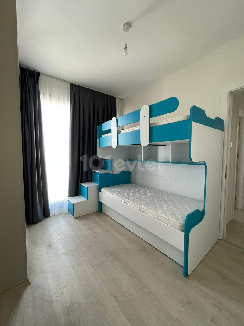 Nikosia kleiner Schieberegler / Hinterhof Markt 5 min / 2+1 / 400 stg / 6 + 6 Zahlungsmöglichkeiten / 2 Anzahlung / kamsel Real Estate 05338616118-05338711922 ** 