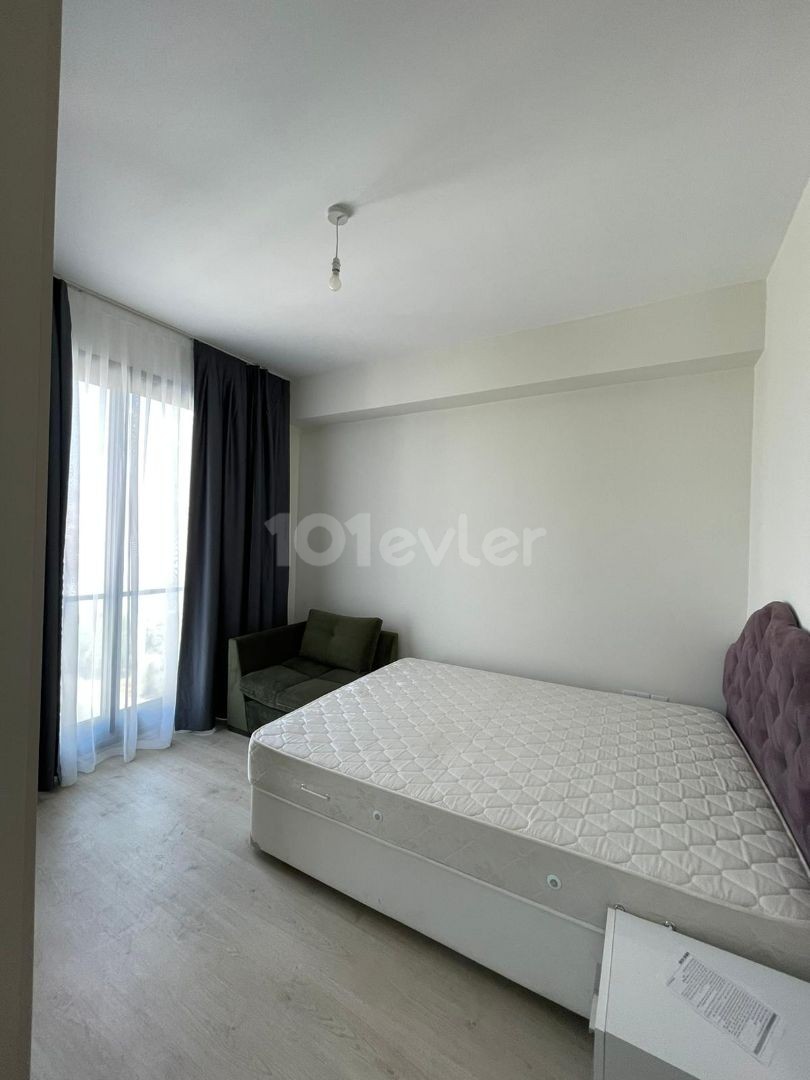 Nikosia kleiner Schieberegler / Hinterhof Markt 5 min / 2+1 / 400 stg / 6 + 6 Zahlungsmöglichkeiten / 2 Anzahlung / kamsel Real Estate 05338616118-05338711922 ** 