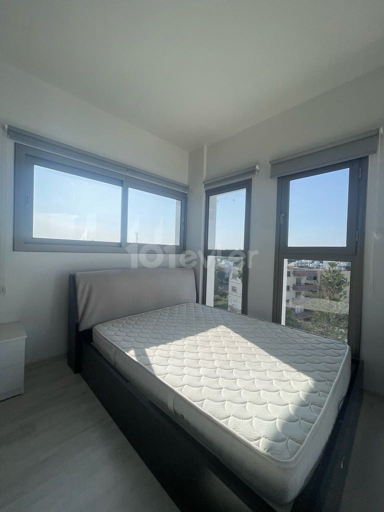 KAYMAKLIDA MACAKIZI ARKASI DURAK MARKET  1 DK YÜRÜME HER ODA KİLİMALI ASANSÖRLÜ  / 1+1 DAİRE aylık  ÖDEMELİ 400 STG 05338711922 05338616118 