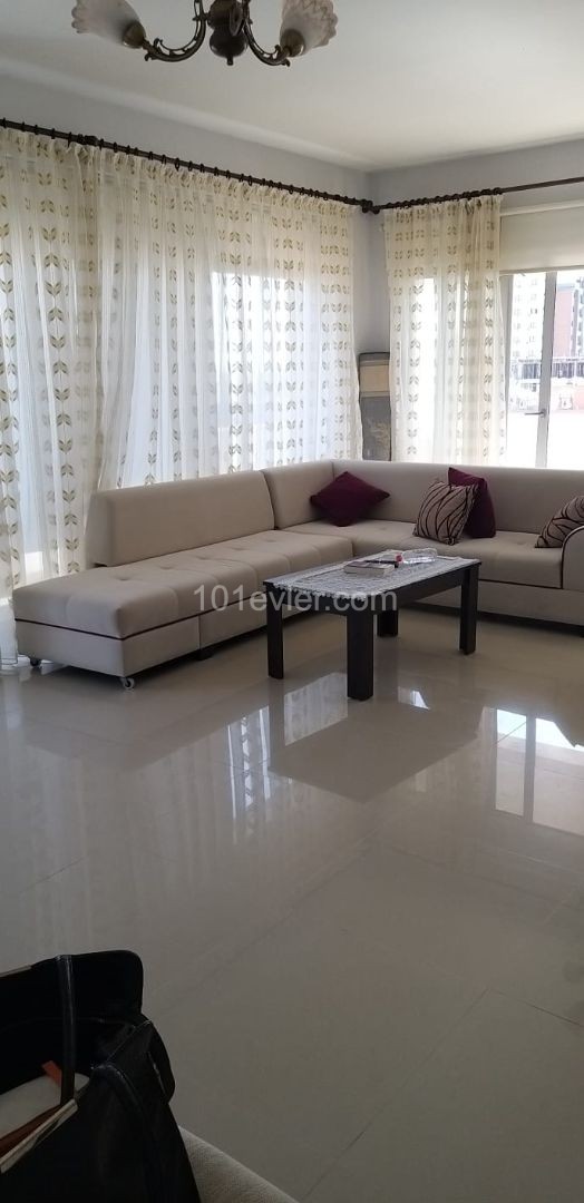 Mağusa Merkezde Kiralık 3+1 Daire