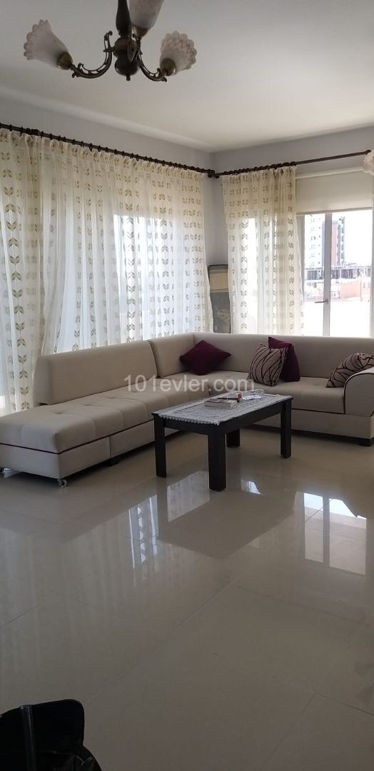 Mağusa Merkezde Kiralık 3+1 Daire