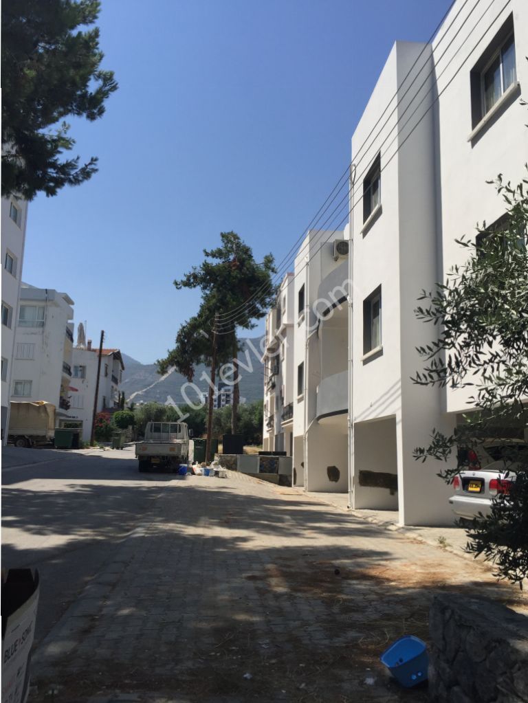 Mehrfamilienhaus vom Eigentümer zu verkaufen (10 Wohnungen) KEINE KOMMISSION/Große Chance für eine Investition.  Mehrfamilienhaus vom Eigentümer zu verkaufen (KYRENIA. 10 Wohnungen).  Отличная возможность для инвестиций. Продается многоквартирный дом от собственника (KYRENIA. 10