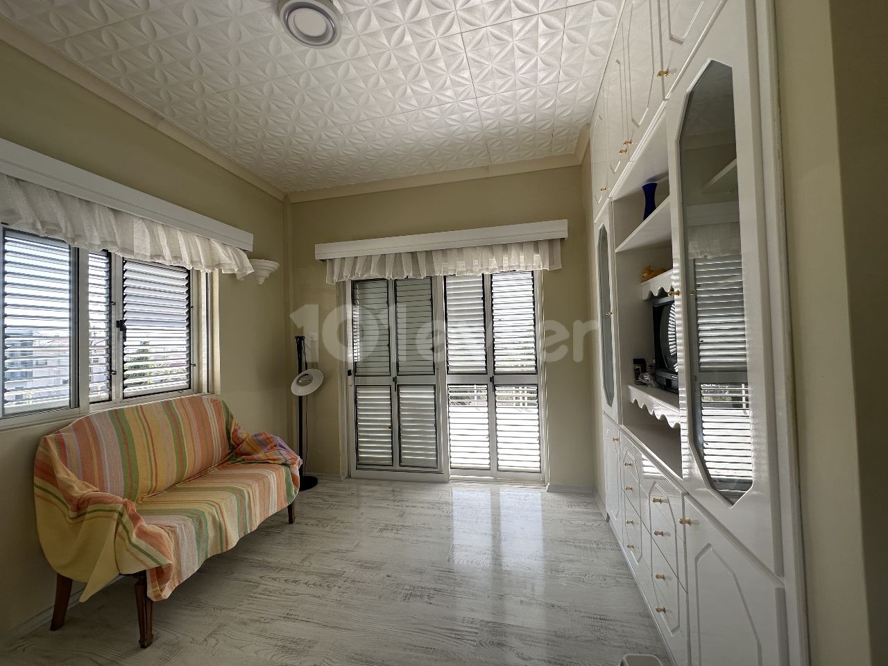 6 Bedroom Villa with Pool for Sale in Tuzla Region