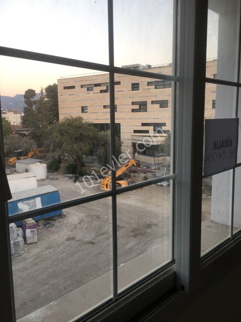 3+1 unmöblierte Wohnung im Zentrum von Kyrenia