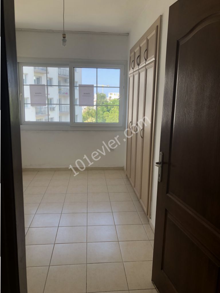 3 bedroom flat for rent in kyrenia 