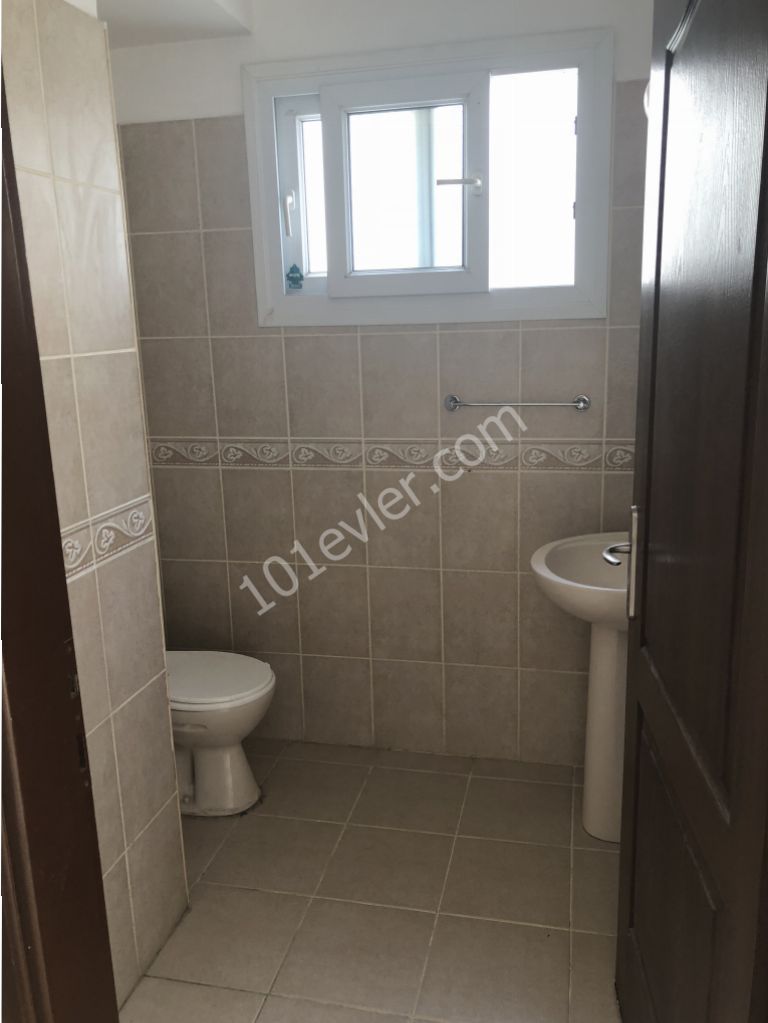 3 bedroom flat for rent in kyrenia 