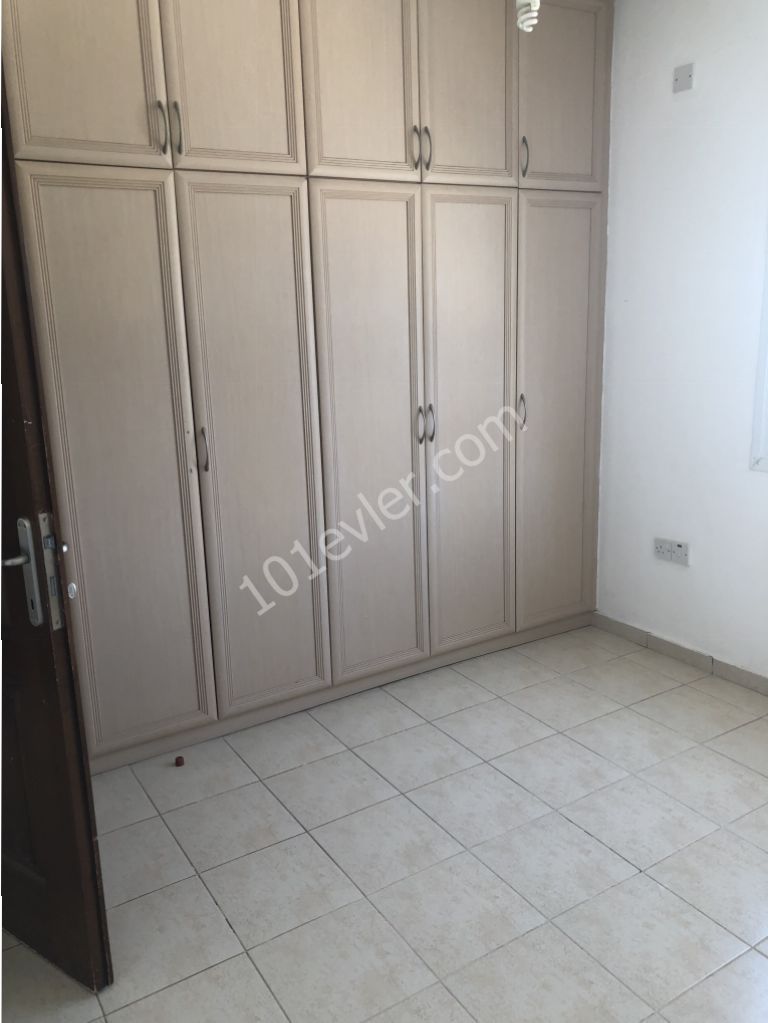 3 bedroom flat for rent in kyrenia 