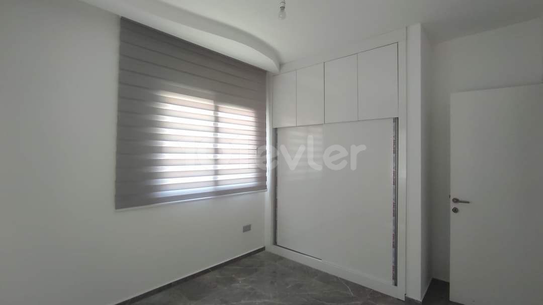 MAĞUSA MERKEZDE SATILIK 2+1 DAİRE.