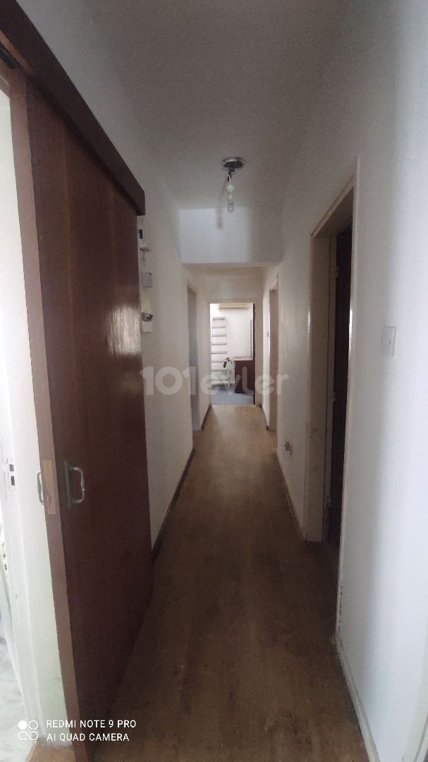 MAĞUSA MERKEZDE KİRALIK 3+1 DAİRE.