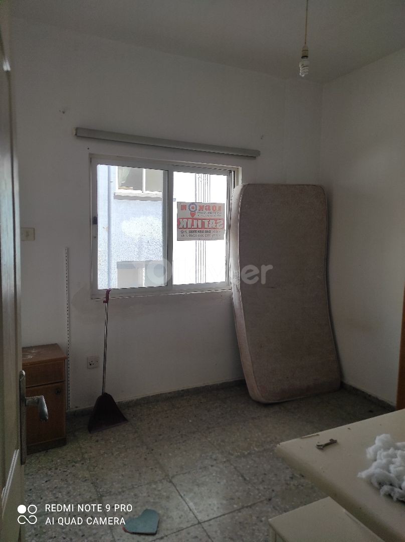 MAĞUSA MERKEZDE SATILIK 2+1 DAİRE.