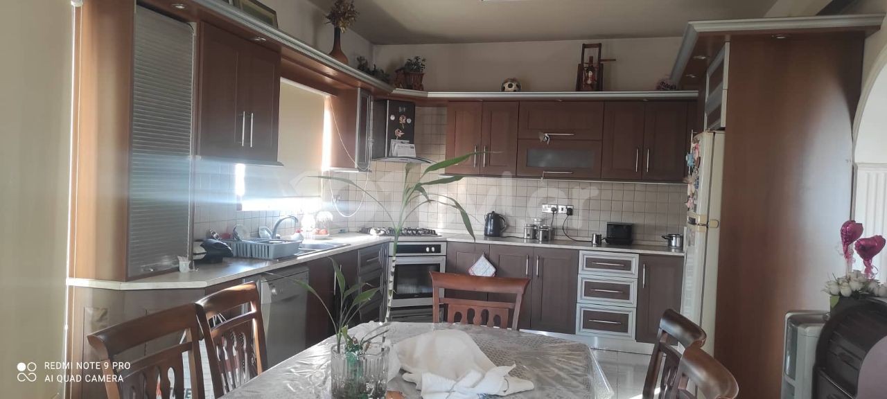 MAĞUSA MERKEZDE SATILIK 3+1 DAİRE.