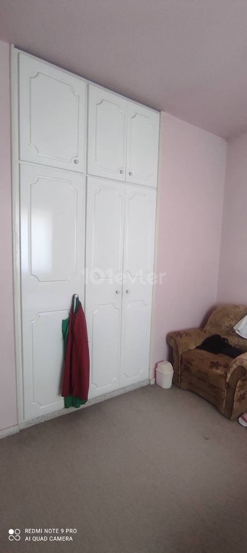 MAĞUSA MERKEZDE SATILIK 3+1 DAİRE.