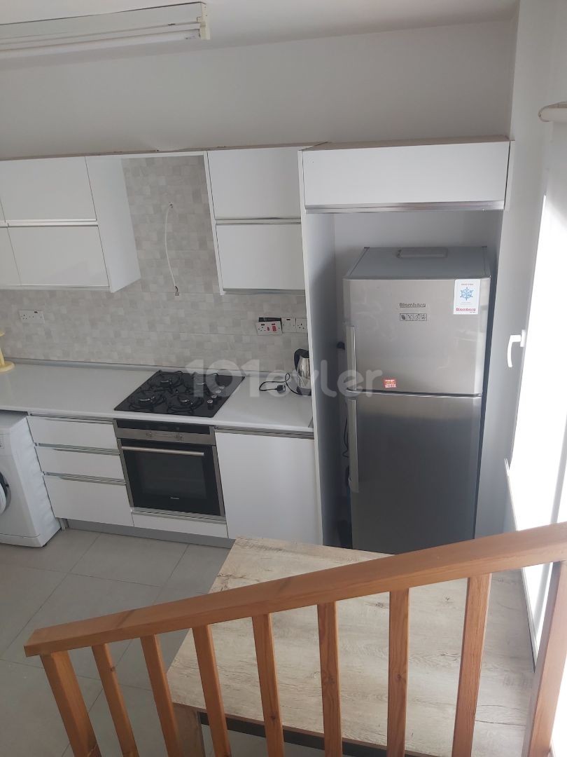 Famagusta merlezde 2+1 Vermietung duplex penthowse Wohnung zu vermieten