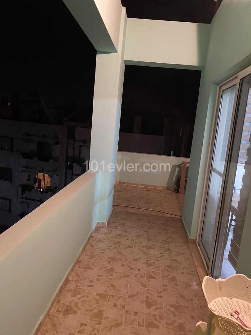 GAZİMAĞUSA MERKEZDE SATILIK PENTHOUSE