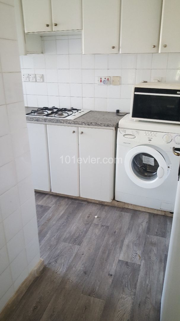 GAZİMAGUSA MERKEZDE SATILIK 2+1 EŞYALI DAİRE