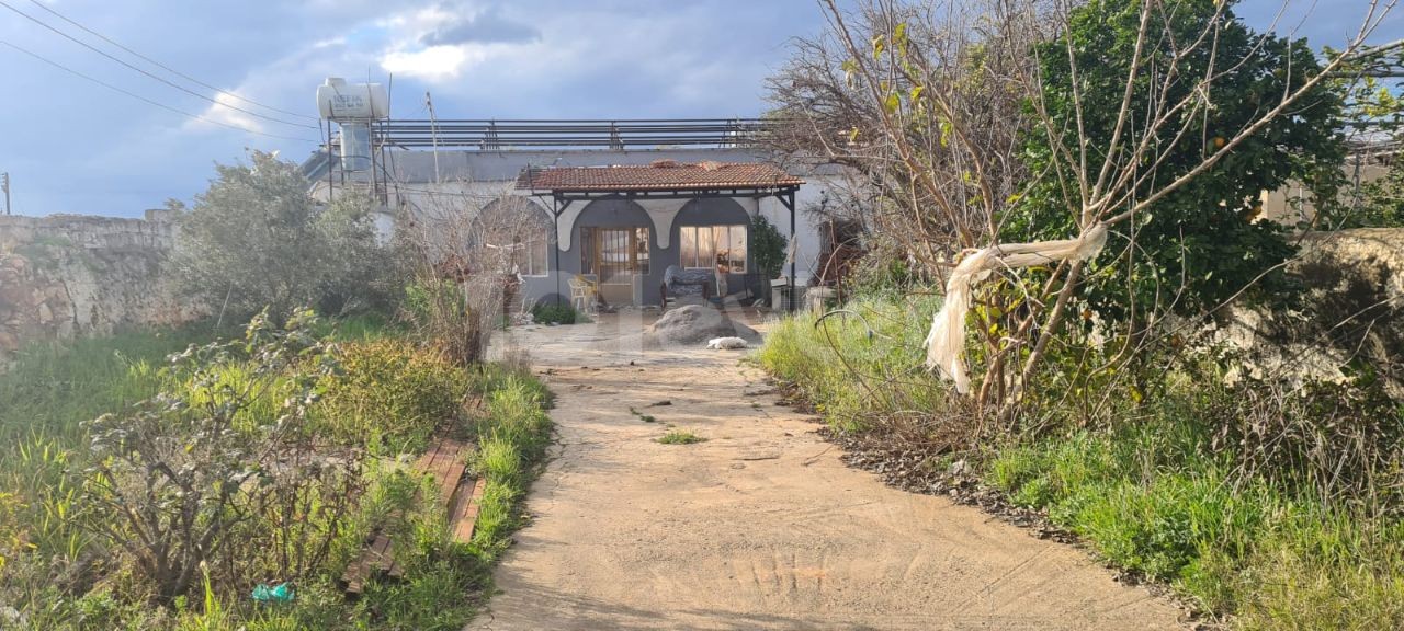 OLD ARCHED HALF-DEMOLISHED MUDBRICK HOUSE FOR SALE IN MORMENEKŞE VILLAGE