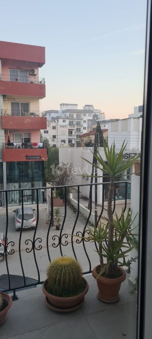 3+1 1ST FLOOR APARTMENT IN THE GÜLSEREN AREA OF FAMAGUSTA