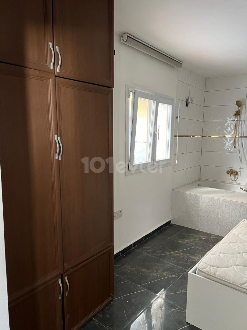 MAĞUSA MERKEZDE KİRALIK STUDIO DAİRE