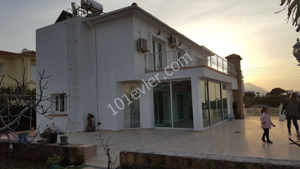 Müstakil Villa Deniz Kıyısı Sahibinden 3+1 Girne Karaoğlanoğlu