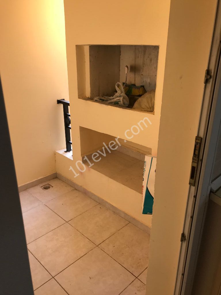 Flat To Rent in Yukarı Girne, Kyrenia