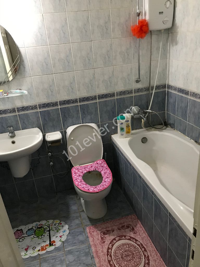 Flat To Rent in Yukarı Girne, Kyrenia