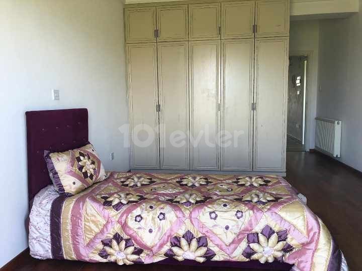 Flat with Extra for Rent in Nicosia Küçük Kaymaklı Area