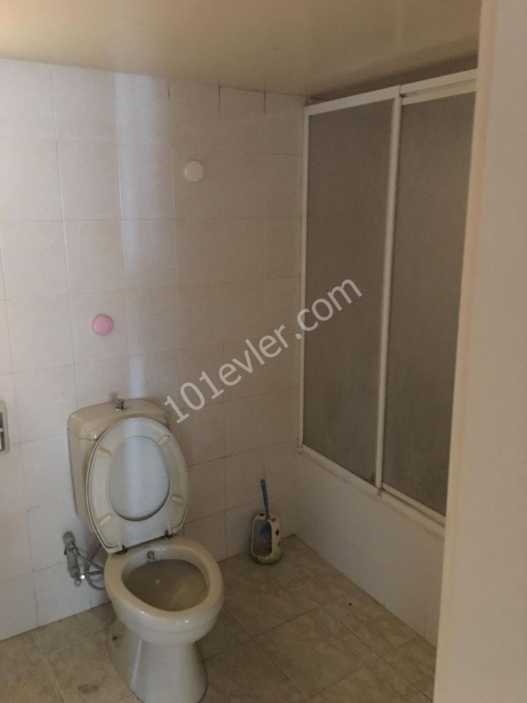 Flat To Rent in Güzelyurt Merkez, Guzelyurt