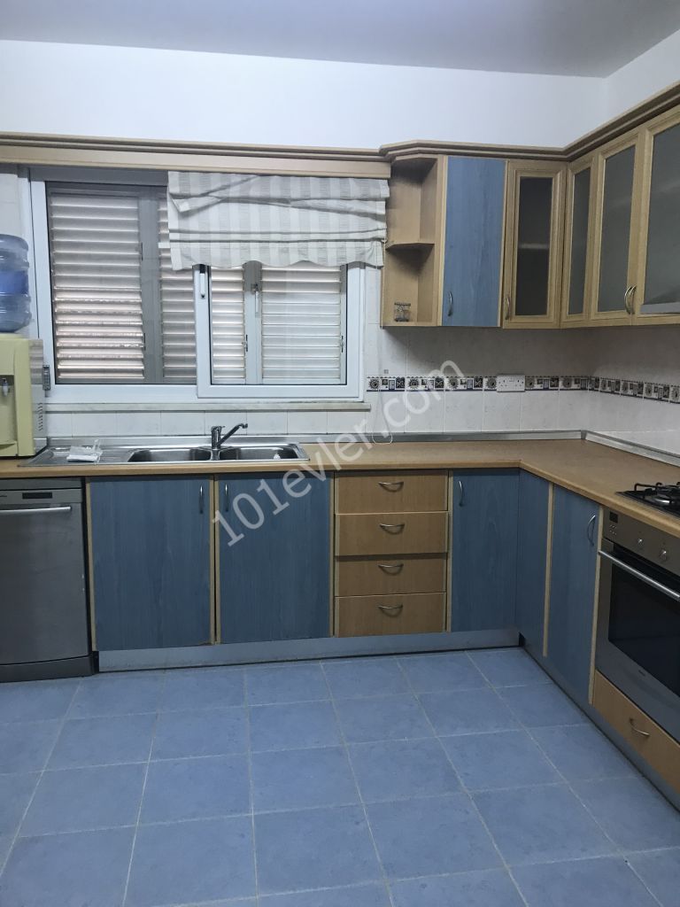 Flat To Rent in Kumsal, Nicosia