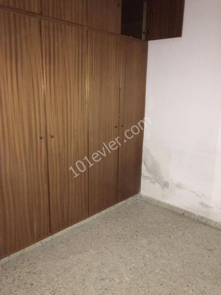 MUHTEŞEM LOCASYON!! ORTAKÖY DE  ÇOK GENİŞ(145 M2)  3+1 SATILIK DAİRE..