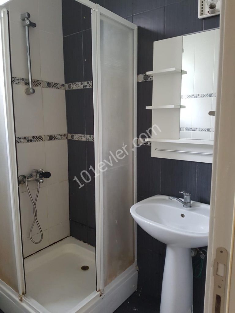 Flat To Rent in Karaoğlanoğlu, Kyrenia