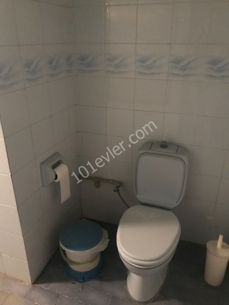 JUL 3+1 APARTMENT FOR SALE ON A SPACIOUS, CLEANLY MAINTAINED GROUND FLOOR IN KÖŞKLÜÇIFTLIK !! بيت للبيع بمنطقة كومصال ** 