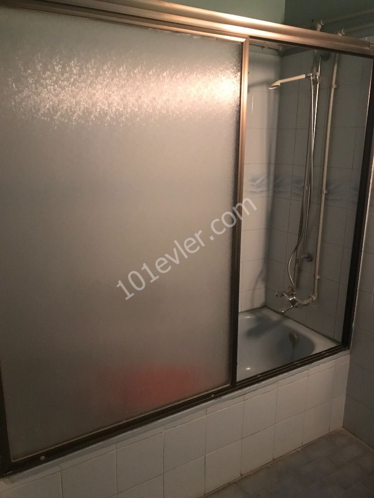 JUL 3+1 APARTMENT FOR SALE ON A SPACIOUS, CLEANLY MAINTAINED GROUND FLOOR IN KÖŞKLÜÇIFTLIK !! بيت للبيع بمنطقة كومصال ** 