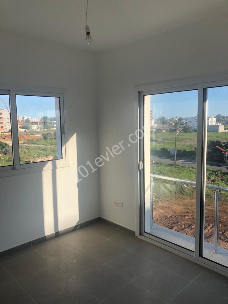 *** GAZİMAĞOSA DA ÇANAKKALE MEVKİİNDE TÜRK KOÇANLI SIFIR SATILIK 2+1 DAİRE..