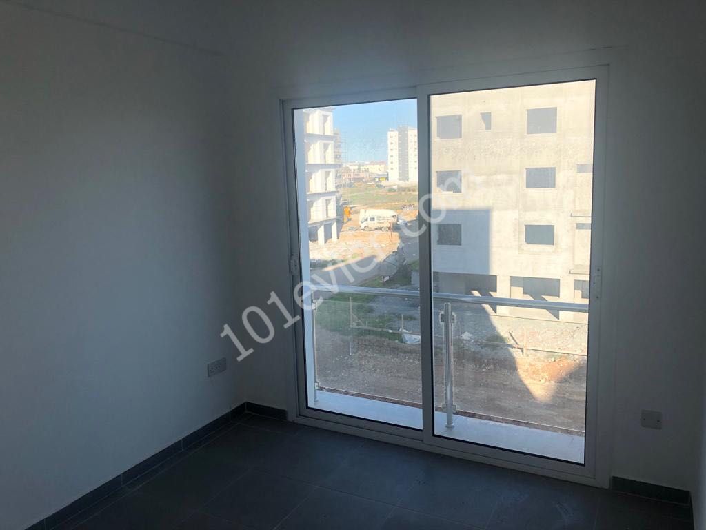 *** GAZİMAĞOSA DA ÇANAKKALE MEVKİİNDE TÜRK KOÇANLI SIFIR SATILIK 2+1 DAİRE..