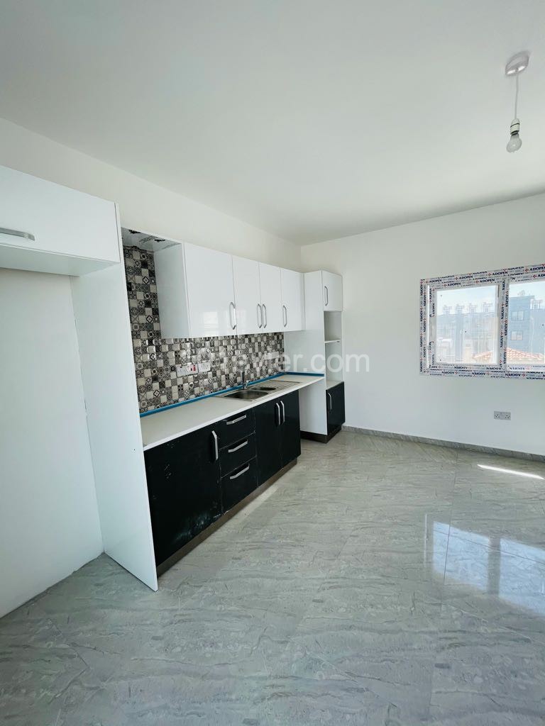 2 + 1 PENTHOUSE FOR SALE MADE IN TURKISH IN THE DECENT NEIGHBORHOOD OF MITRELI!! شقة للبيع بي منطقة كونيلي ** 