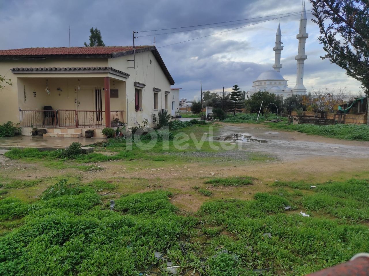 LAND FOR SALE IN ALAYKOY Dec HOUSE AND SHOP ** 