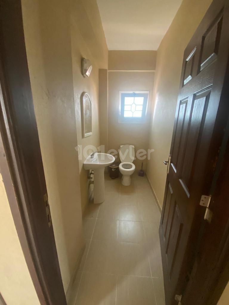 3+ 1 APARTMENT FOR RENT NEAR MITERED BURRITO BABA للإجار شقة بالغونيلي قرب من دورومجو بابا بسعر 5000 ليرة سارعوا بالتواصل معنا ** 